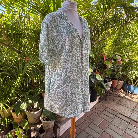 Lokahi Green and White floral swimwear super soft beautiful condition - Picture 6 of 6